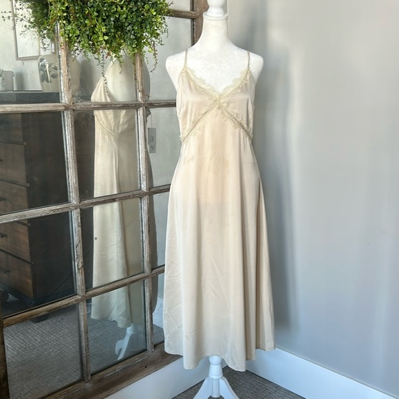 Hers & Mine Marsielle Dress Taupe - Picture 1 of 4